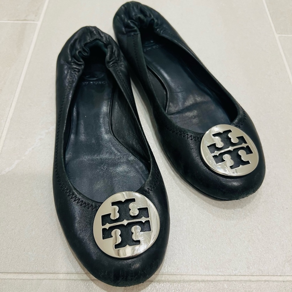 Tory Burch Minnie black ballet flats with silver logo detail, size 8.